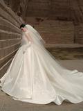 Elegant Ball Gown Strapless Satin Applique With Gloves Veil Long Wedding Dresses HZ1024